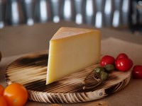 Сыр Истринский 0,3 кг Твердый. Вызревание от 3-х месяцев, от Олега Сироты